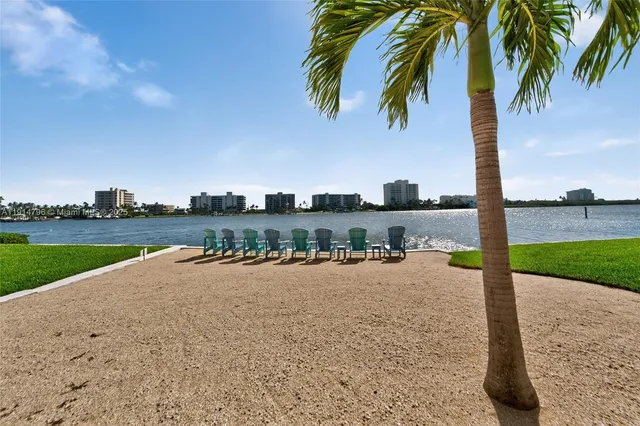 $1,195,000 | 19800 Sandpointe Bay Drive, Unit 802, Tequesta, FL 33469