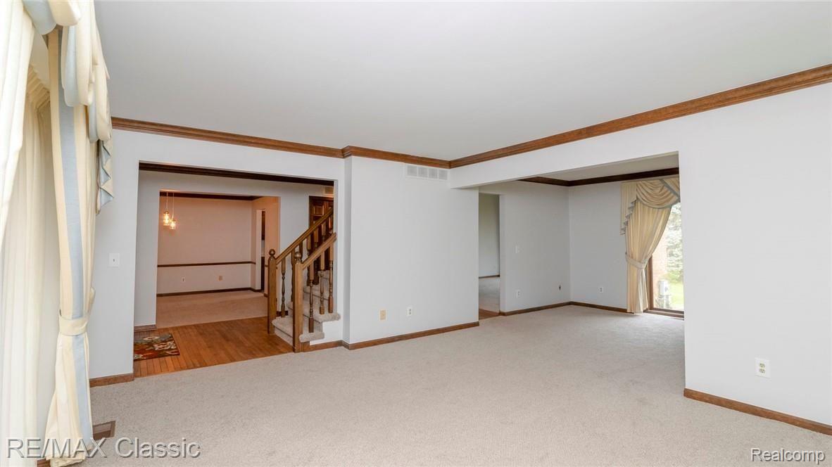 688 Sunlight Drive Rochester, MI 48309 - Photo 12 of 63 017_42.jpg