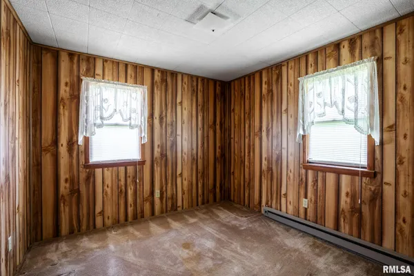 $75,000 | 200 White Oak Street, Stonefort, IL 62987
