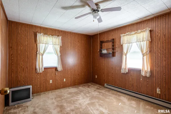 $75,000 | 200 White Oak Street, Stonefort, IL 62987