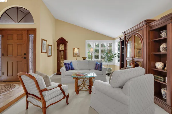 $844,000 | 5001 St Garrett Court, Concord, CA 94521