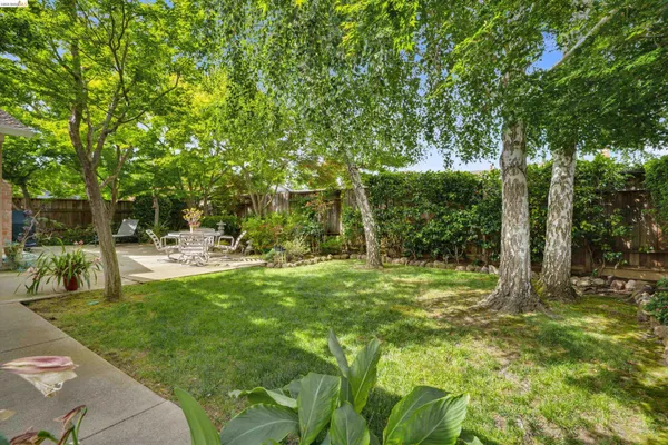 $844,000 | 5001 St Garrett Court, Concord, CA 94521
