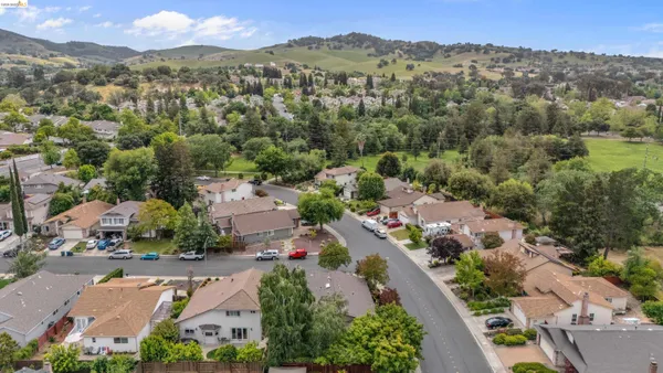 $844,000 | 5001 St Garrett Court, Concord, CA 94521