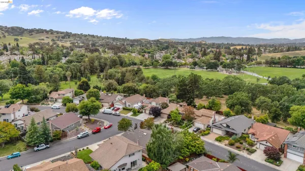 $844,000 | 5001 St Garrett Court, Concord, CA 94521