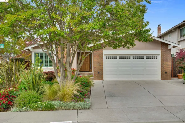 $844,000 | 5001 St Garrett Court, Concord, CA 94521