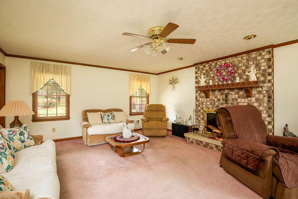 423 Walnut Grove Road Archdale, NC 27263 - Photo 3 of 25