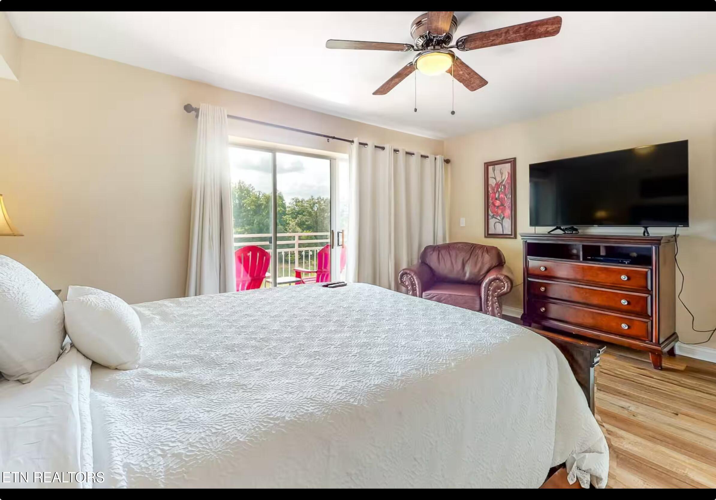 503 Dollywood Lane, Unit 161 Pigeon Forge, TN 37863 - Photo 13 of 23 Master Suite View 2