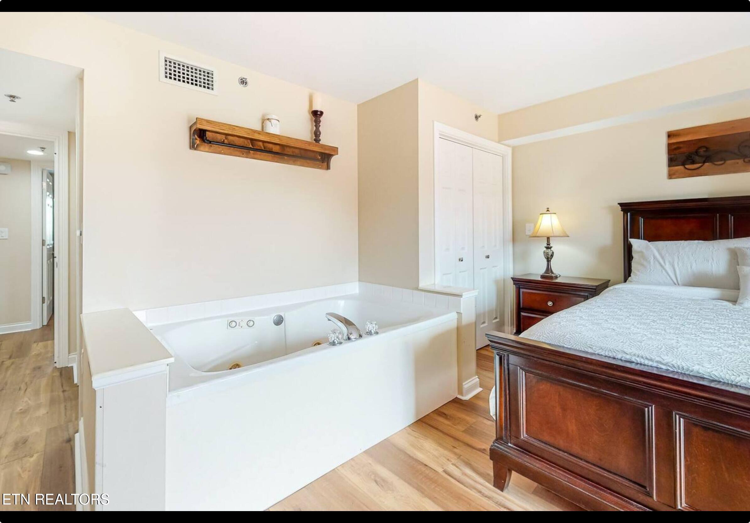 503 Dollywood Lane, Unit 161 Pigeon Forge, TN 37863 - Photo 15 of 23 Whirlpool Tub 2