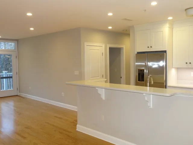 $698,500 | 2 Inwood Drive, Unit 1010, Woburn, MA 01801