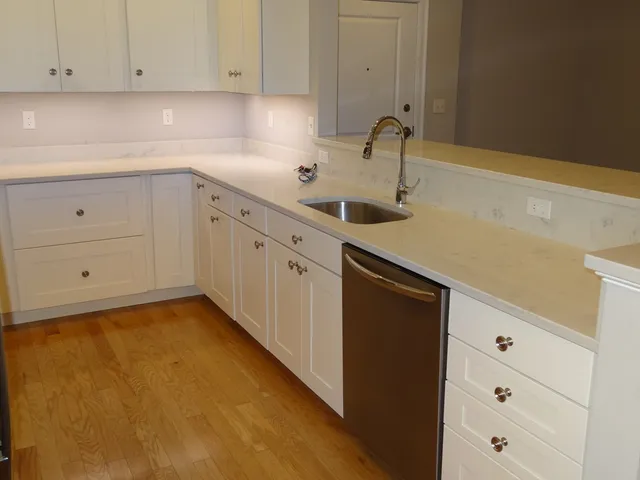 $698,500 | 2 Inwood Drive, Unit 1010, Woburn, MA 01801