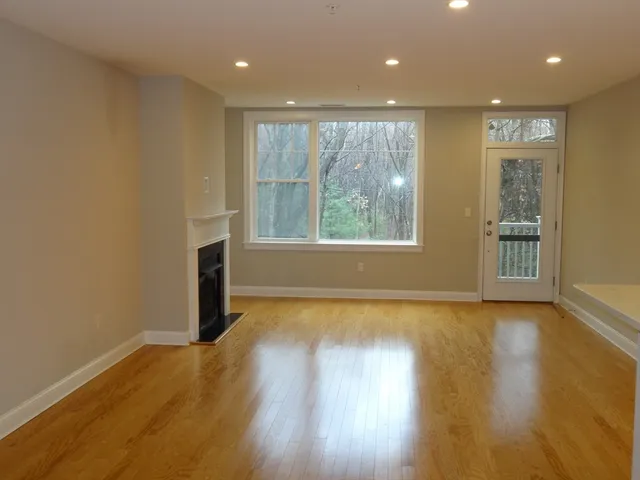 $698,500 | 2 Inwood Drive, Unit 1010, Woburn, MA 01801