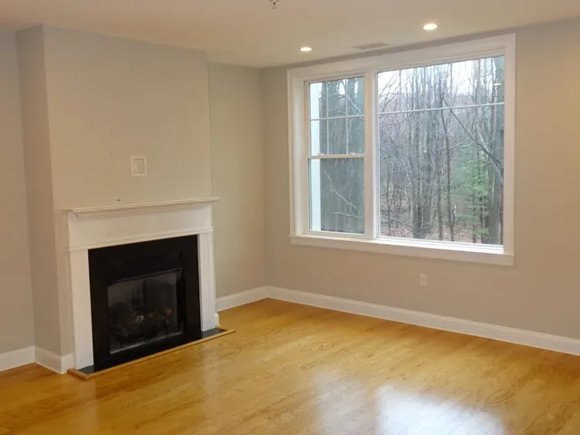 $698,500 | 2 Inwood Drive, Unit 1010, Woburn, MA 01801