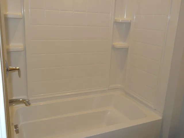 $698,500 | 2 Inwood Drive, Unit 1010, Woburn, MA 01801