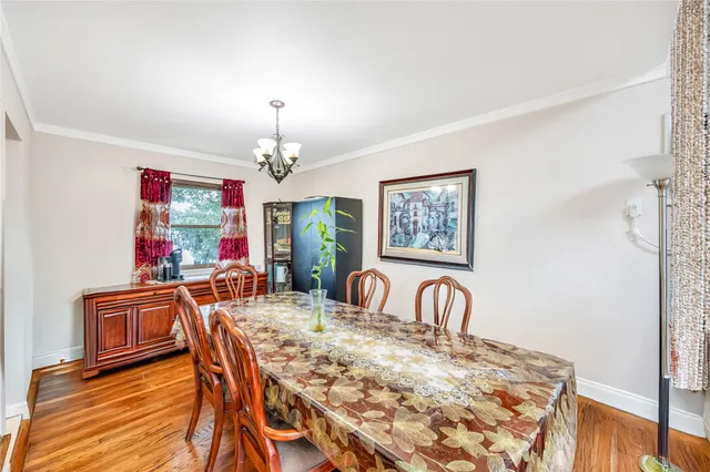 $988,888 | 5 Tomes Avenue, Farmingdale, NY 11735