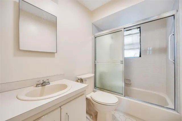 $988,888 | 5 Tomes Avenue, Farmingdale, NY 11735