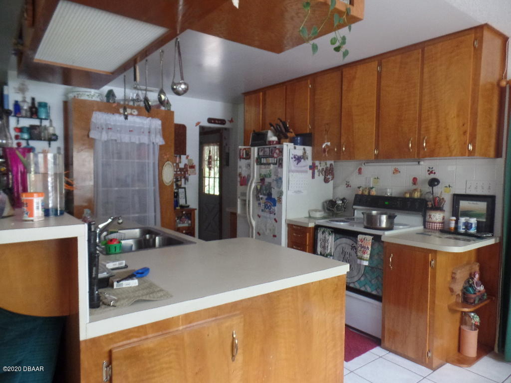2369 Old Train Road Deltona, FL 32738 - Photo 10 of 23 SAM_1243