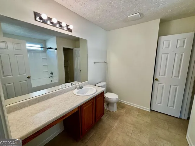 $2,200 | 2735 Meadow Trace Drive, Grayson, GA 30017