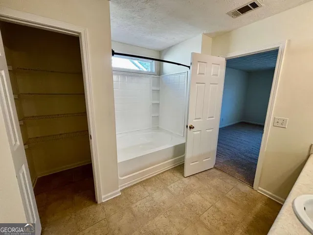 $2,200 | 2735 Meadow Trace Drive, Grayson, GA 30017