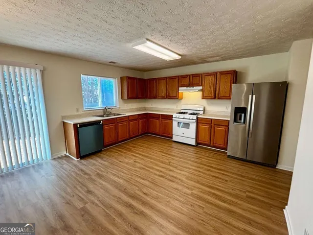 $2,200 | 2735 Meadow Trace Drive, Grayson, GA 30017