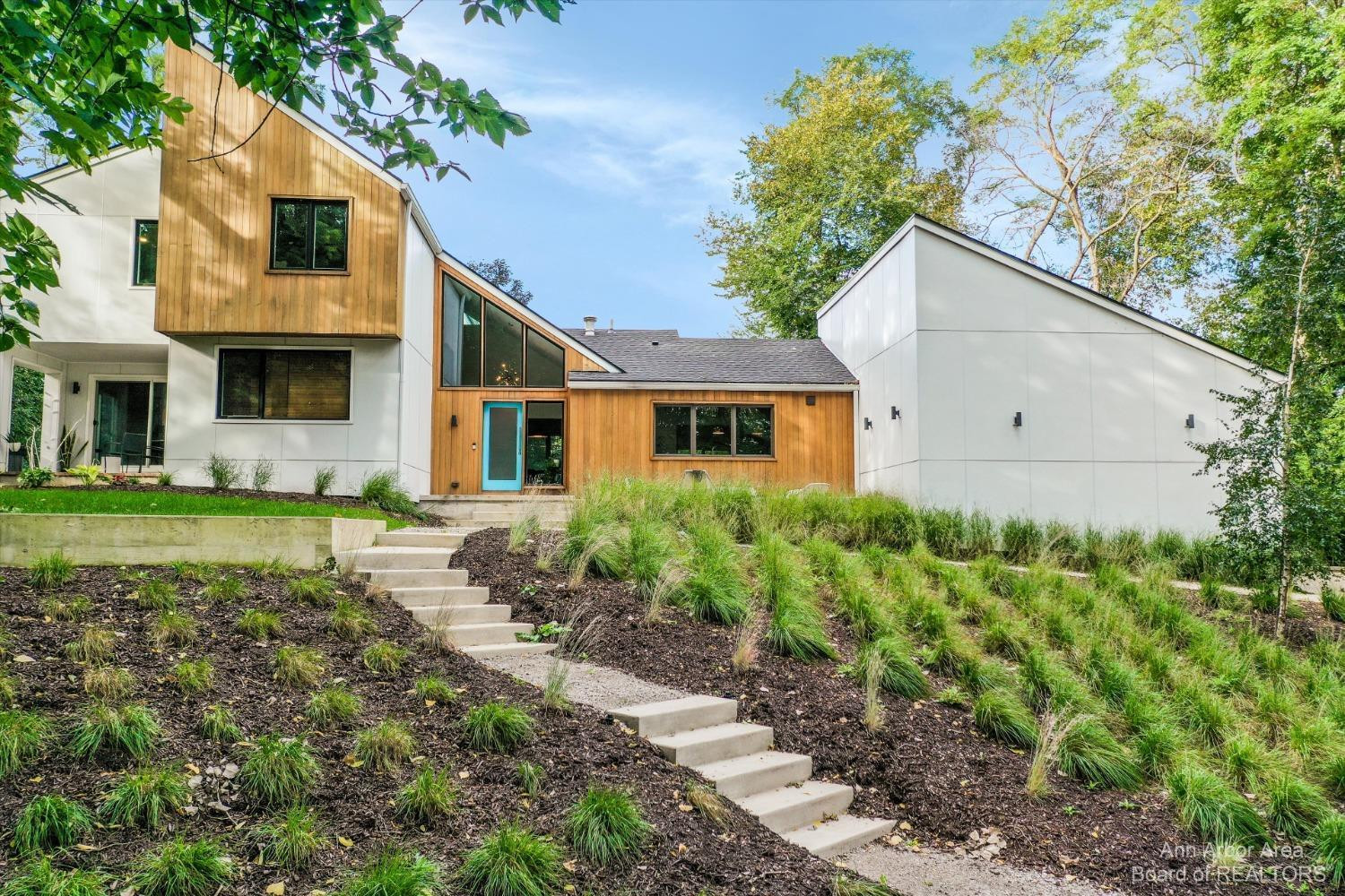 1620 Kearney Road Ann Arbor, MI 48104 - Photo 1 of 49 Original Henry Landau home - reimagined!