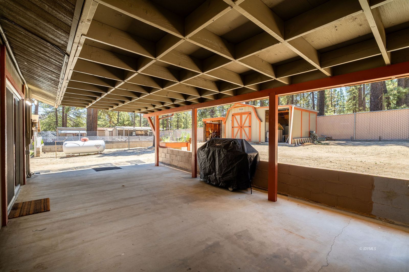 59341 Courtesy Drive Mountain Center, CA 92561 - Photo 37 of 49 a view of garage with furniture