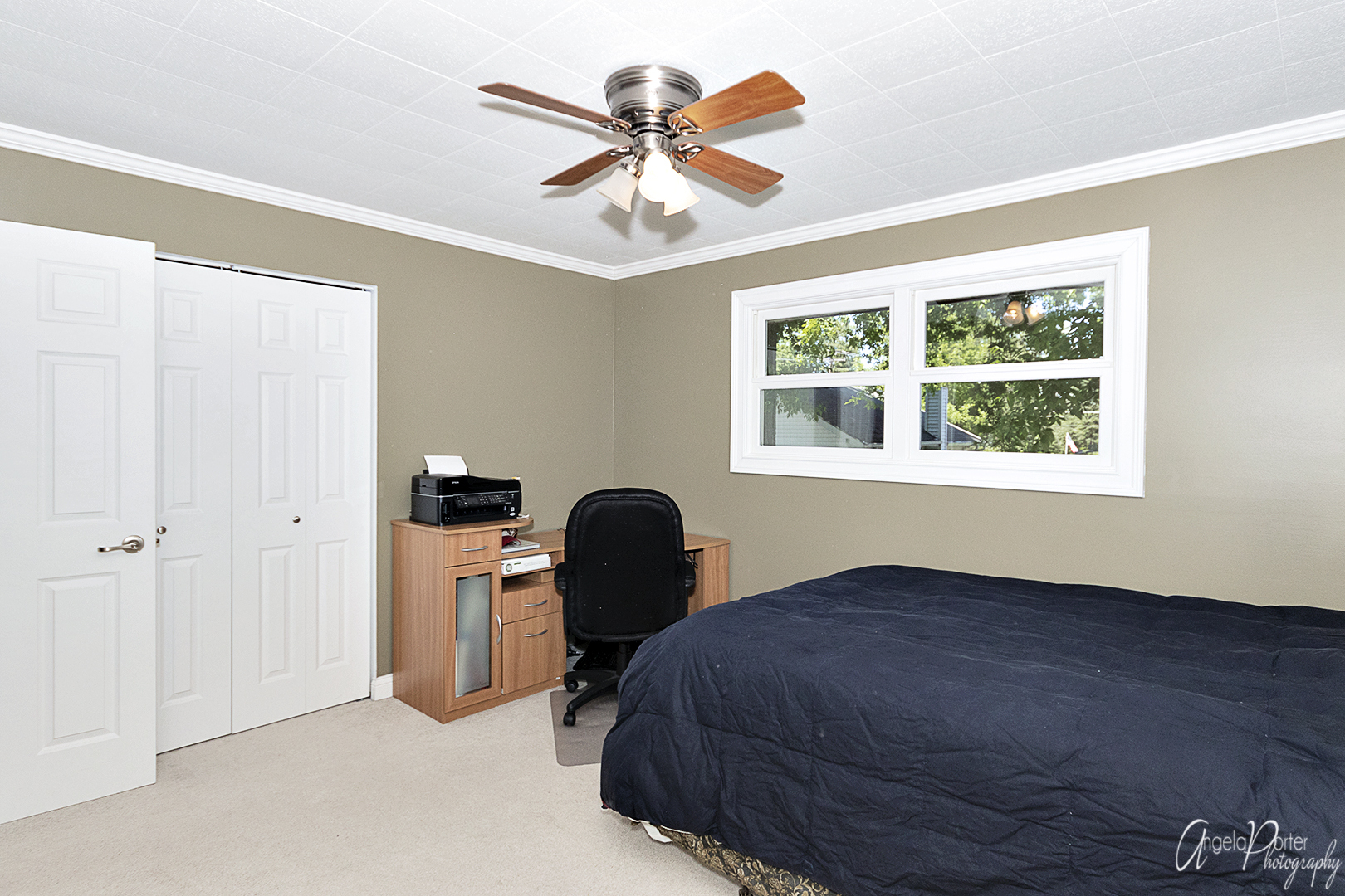 135 Eagle Point Road Fox Lake, IL 60020 - Photo 17 of 27 a bedroom that has a bed and a chair in it