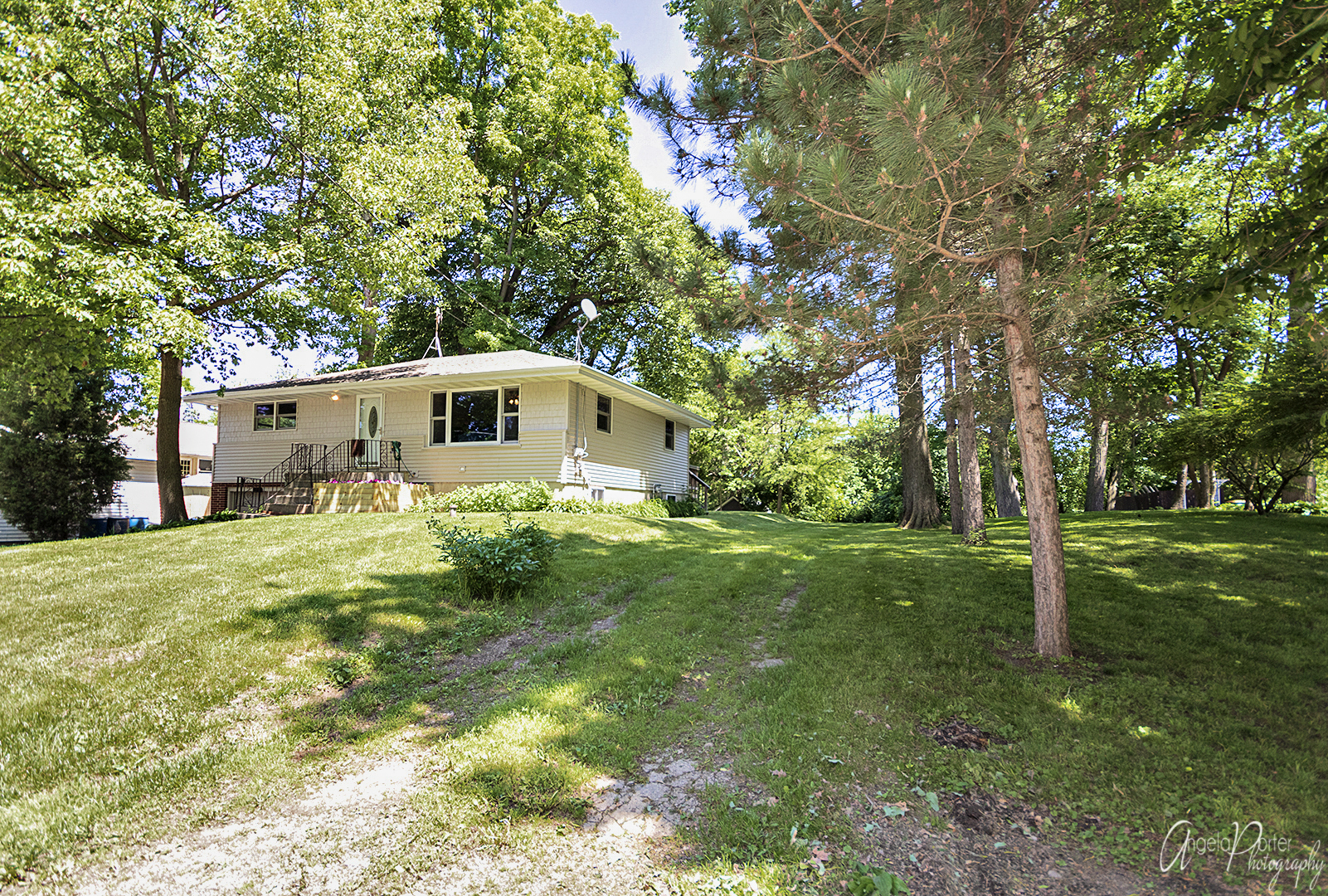 135 Eagle Point Road Fox Lake, IL 60020 - Photo 27 of 27 a front view of a house with a yard