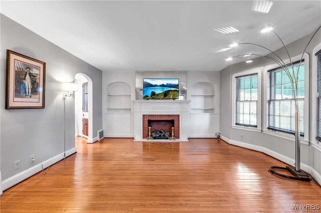 23 Pine Ridge Terrace Cheektowaga, NY 14225 - Photo 4 of 36