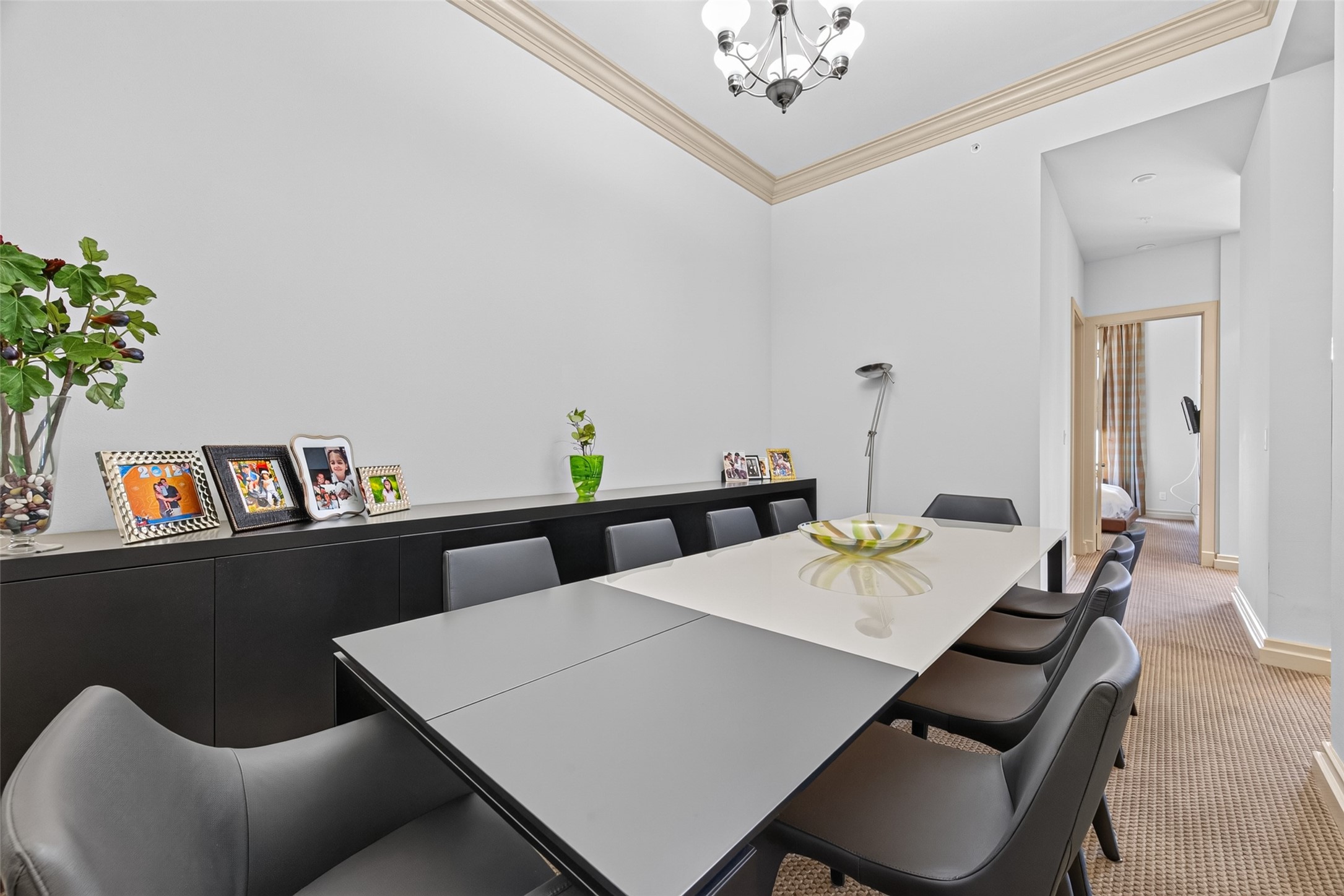 3388 Sage Road, Unit 502 Houston, TX 77056 - Photo 13 of 30 Formal dining room, can be a study or extra TV room.