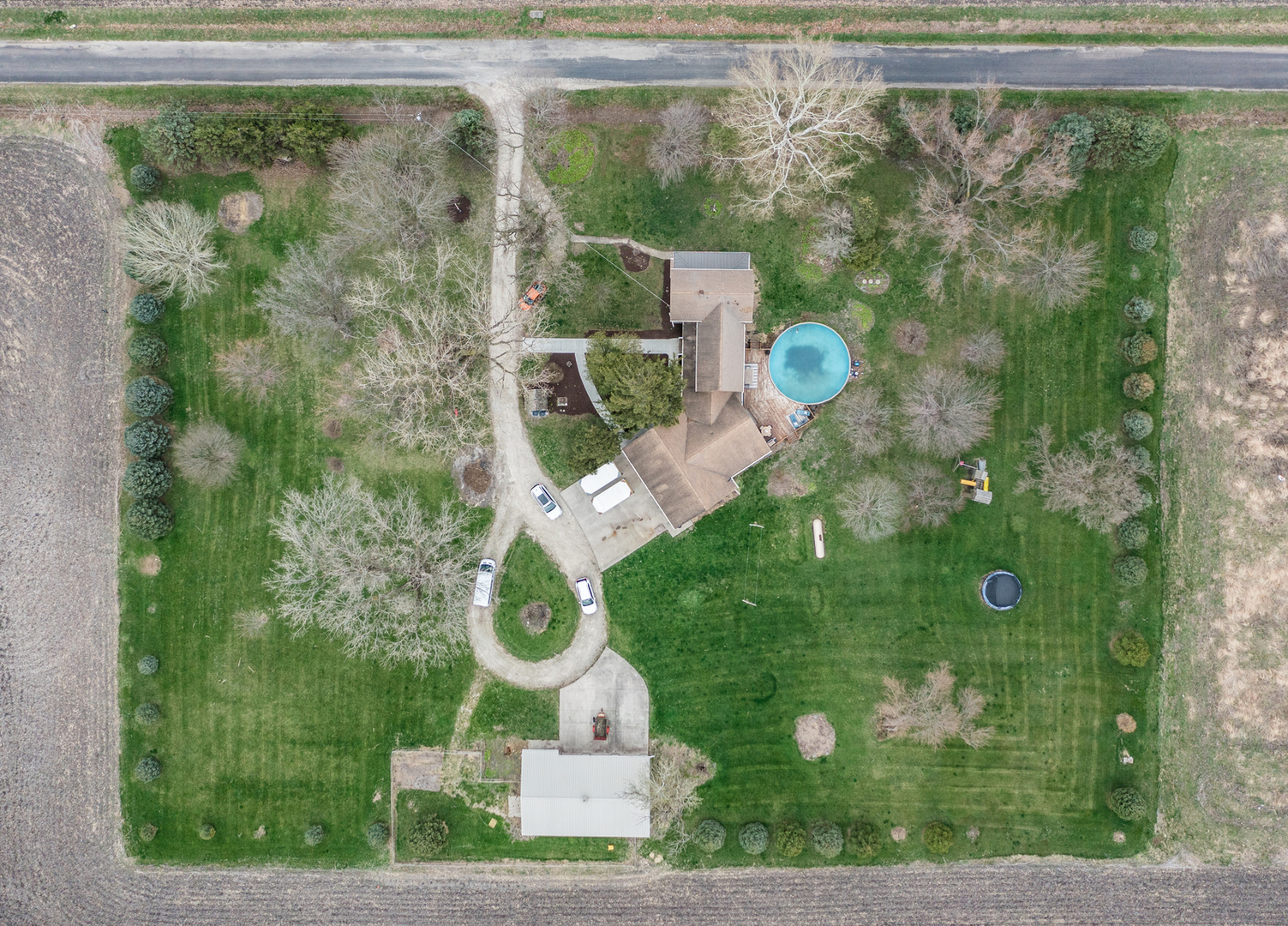 3185 South Hadden Road Verona, IL 60479 - Photo 33 of 39 a bird view of a garden