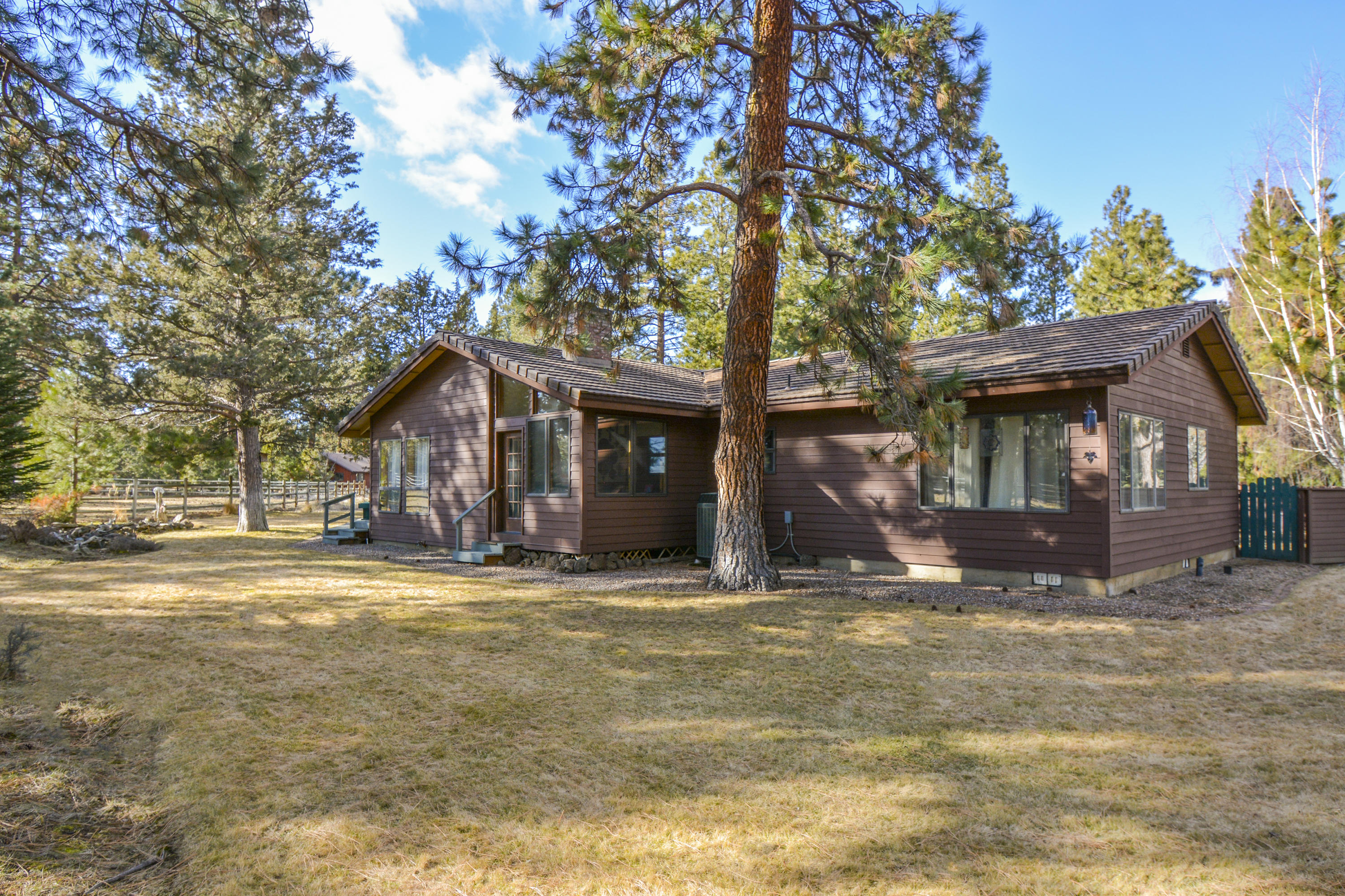 15685 Trapper Point Road Sisters, OR 97759 - Photo 6 of 34 DSC_8394