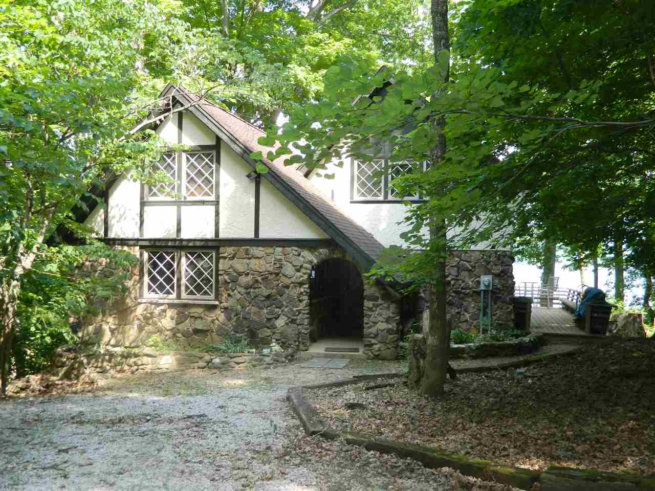9443 South Strain Ridge Road Bloomington, IN 47401 - Photo 7 of 28 Gallery Image 7
