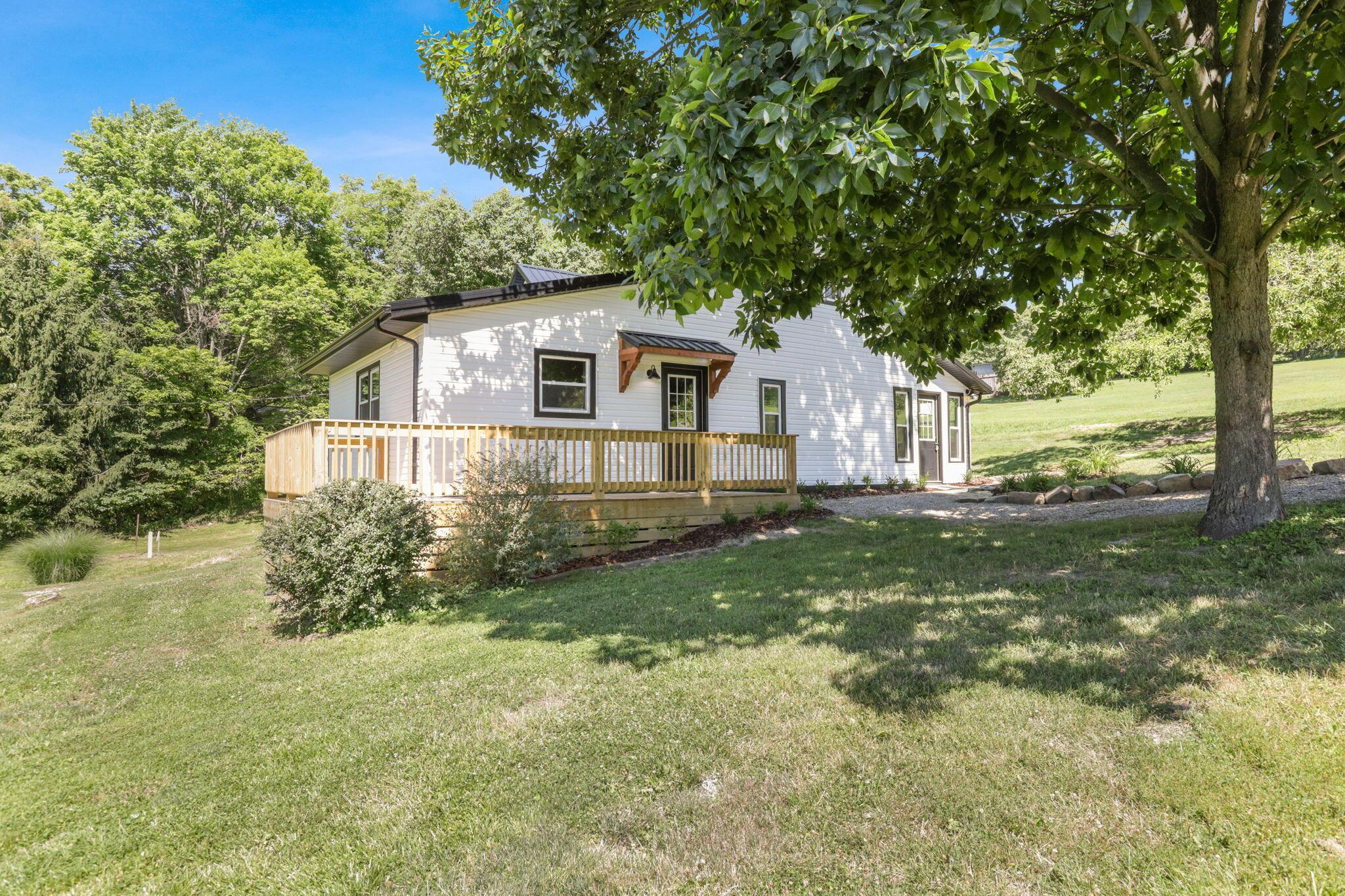 18240 Crawmer Road Southeast Newark, OH 43056 - Photo 47 of 69 Side & Rear Exterior & Deck