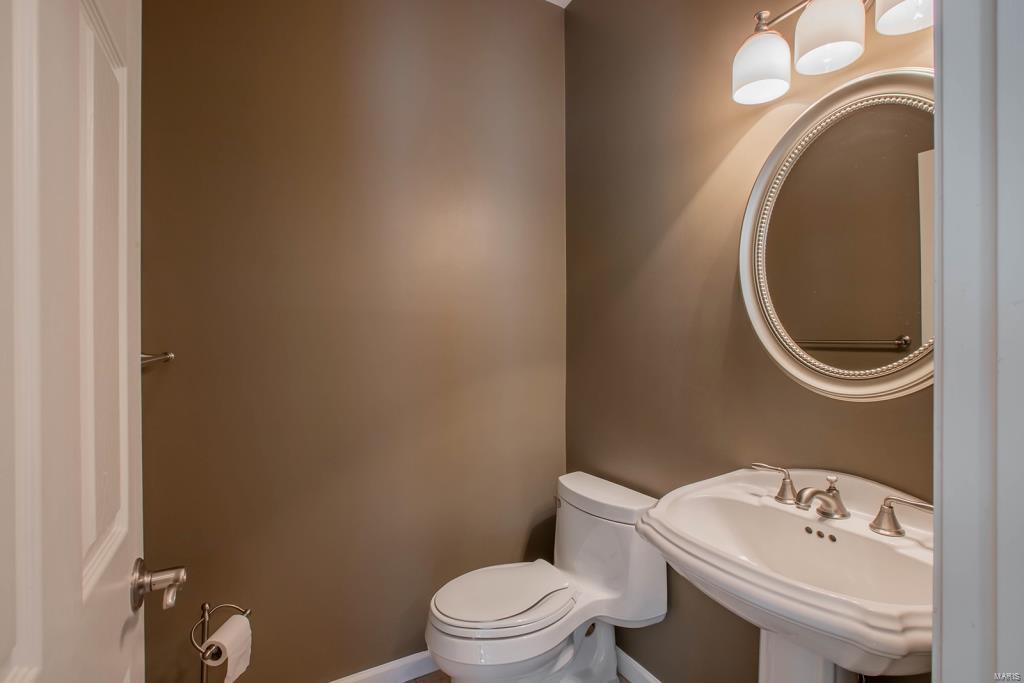1241 Bluffview Ridge Drive Chesterfield, MO 63005 - Photo 11 of 35 Gallery Image 11