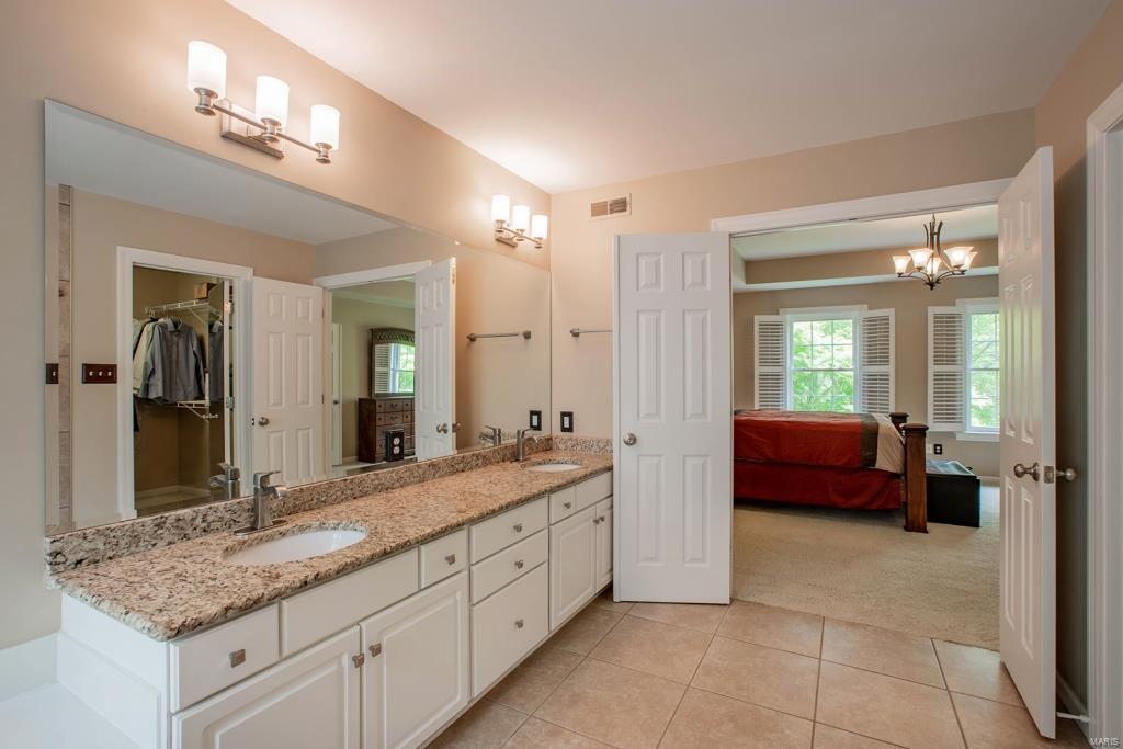 1241 Bluffview Ridge Drive Chesterfield, MO 63005 - Photo 19 of 35 Gallery Image 19