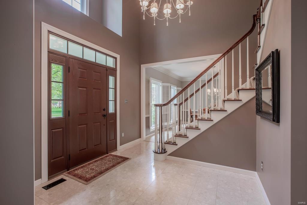 1241 Bluffview Ridge Drive Chesterfield, MO 63005 - Photo 4 of 35 Gallery Image 4