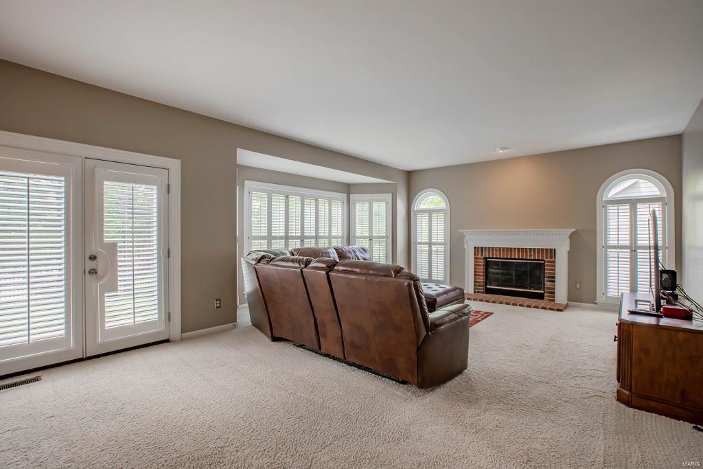 1241 Bluffview Ridge Drive Chesterfield, MO 63005 - Photo 7 of 35 Gallery Image 7