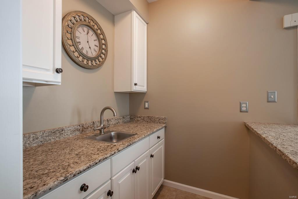 1241 Bluffview Ridge Drive Chesterfield, MO 63005 - Photo 10 of 35 Gallery Image 10