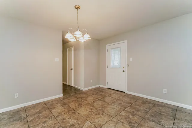 $1,595 | 8427 Miners, San Antonio, TX 78252