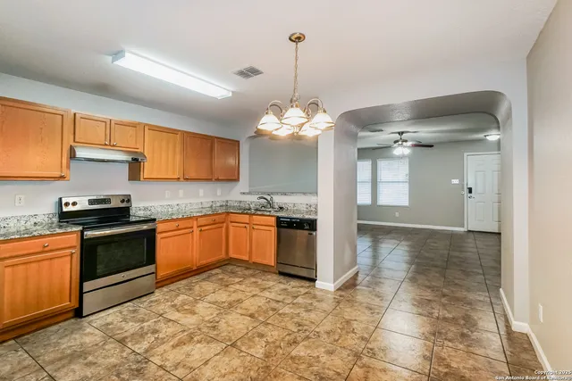 $1,595 | 8427 Miners, San Antonio, TX 78252