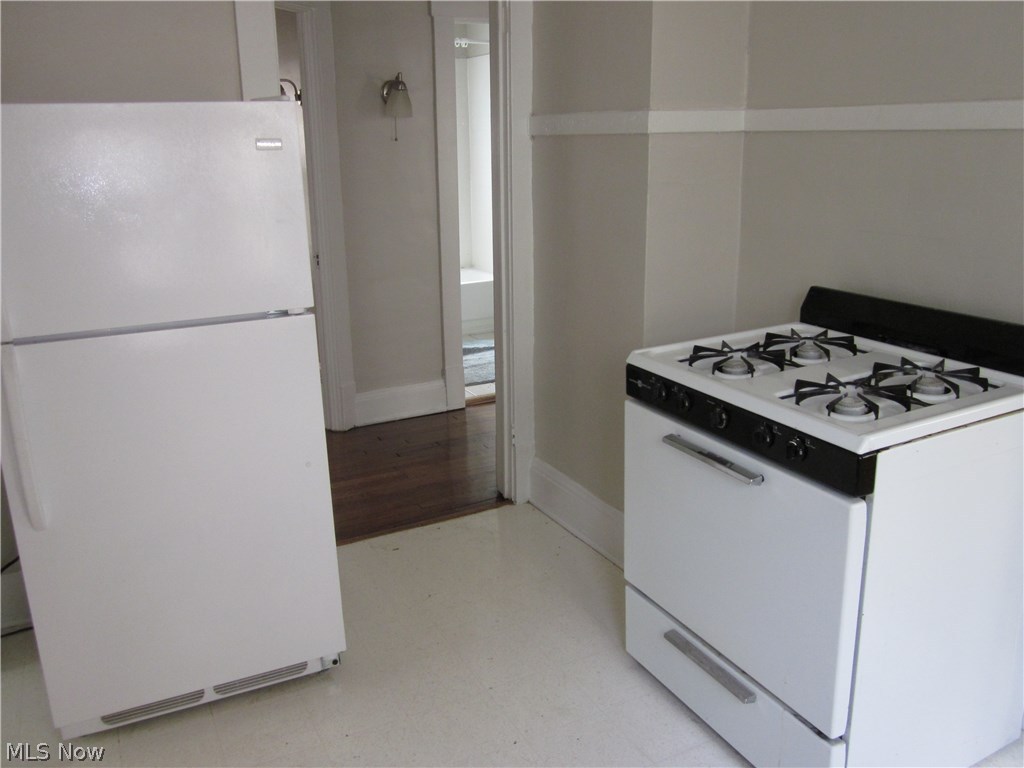 2619 Hampshire Road Cleveland, OH 44106 - Photo 13 of 22