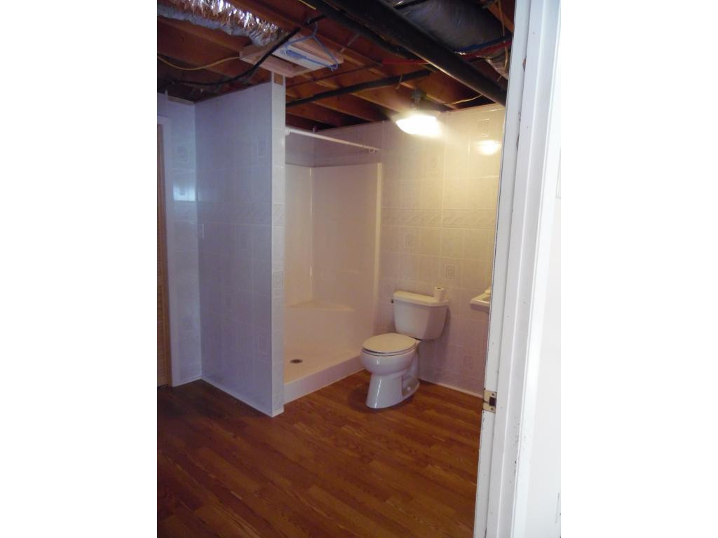 1391 Ridgecrest Avenue Kingsport, TN 37660 - Photo 21 of 28 Downstairs Bath