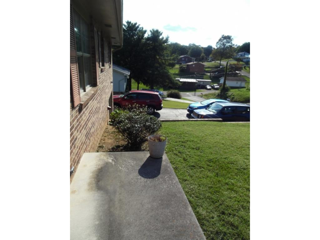 1391 Ridgecrest Avenue Kingsport, TN 37660 - Photo 23 of 28 Photo 24