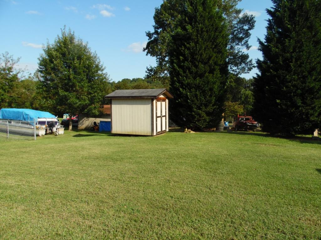 1391 Ridgecrest Avenue Kingsport, TN 37660 - Photo 5 of 28 Outbuilding 2