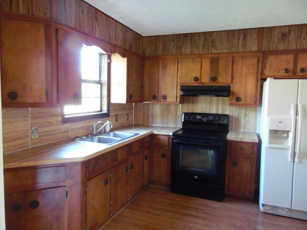 1391 Ridgecrest Avenue Kingsport, TN 37660 - Photo 8 of 28 Kitchen