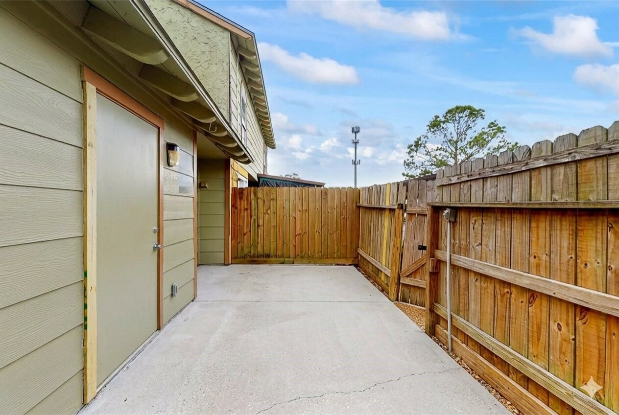 7825 Cook Road Houston, TX 77072 - Photo 13 of 13 a view of balcony