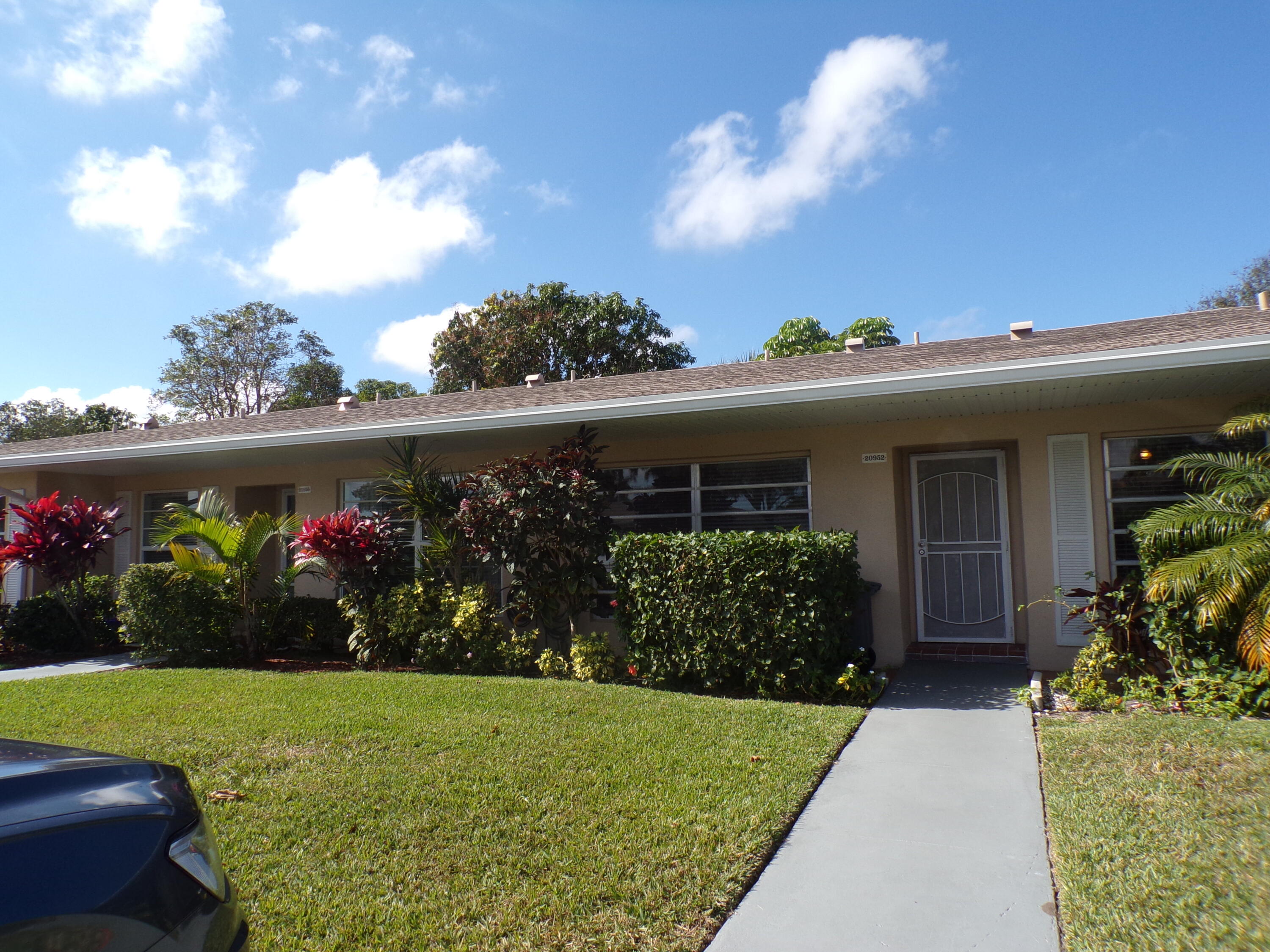 20952 Covington Drive Boca Raton, FL 33433 - Photo 3 of 36 137_1936