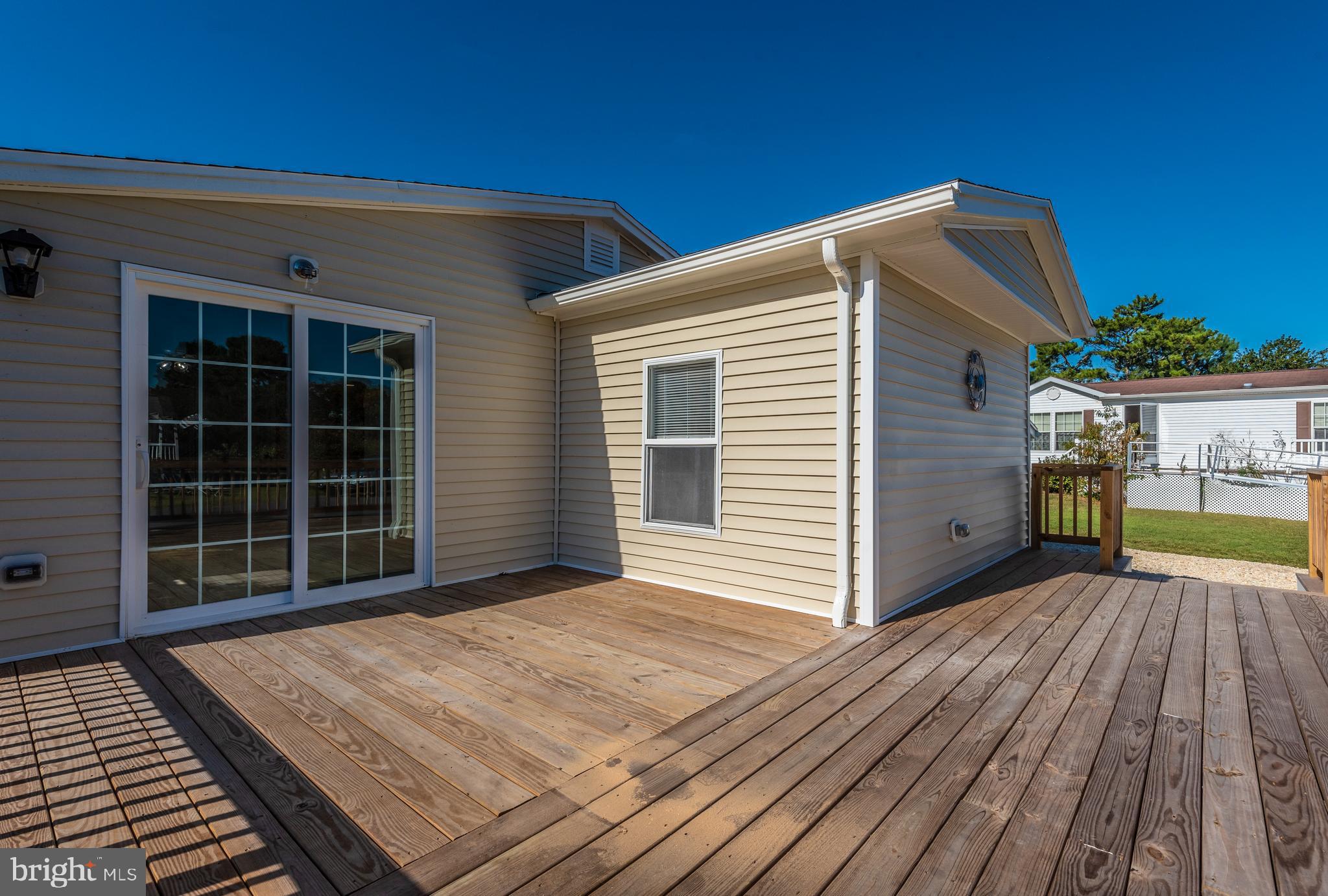 36373 Rabbit Run, Unit 17886 Millsboro, DE 19966 - Photo 15 of 48 Large Deck perfect to entertain your guests