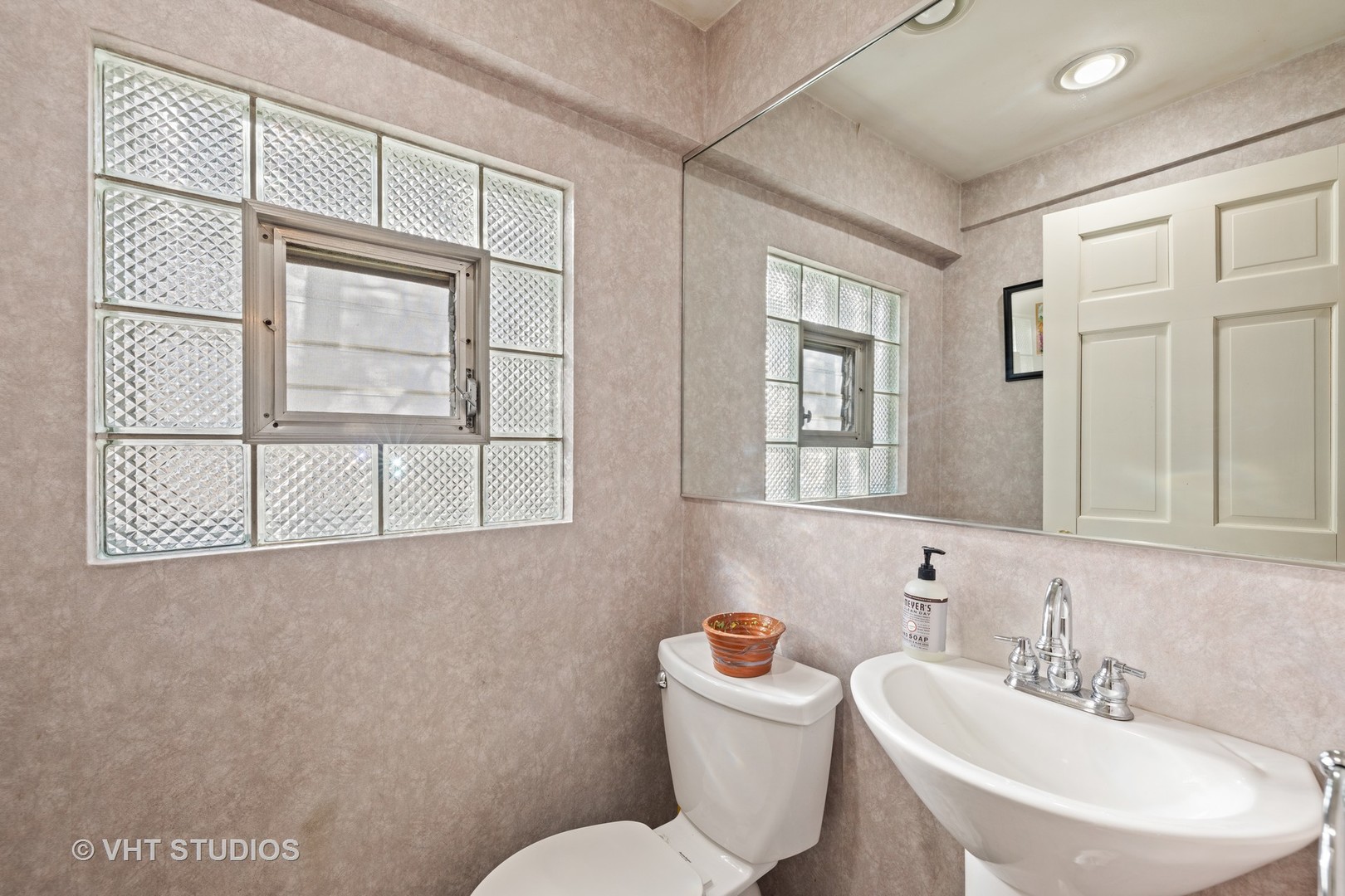 354 North Delaplaine Road Riverside, IL 60546 - Photo 18 of 31