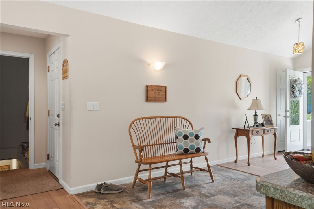 8047 Ravenna Road Painesville, OH 44077 - Photo 9 of 39